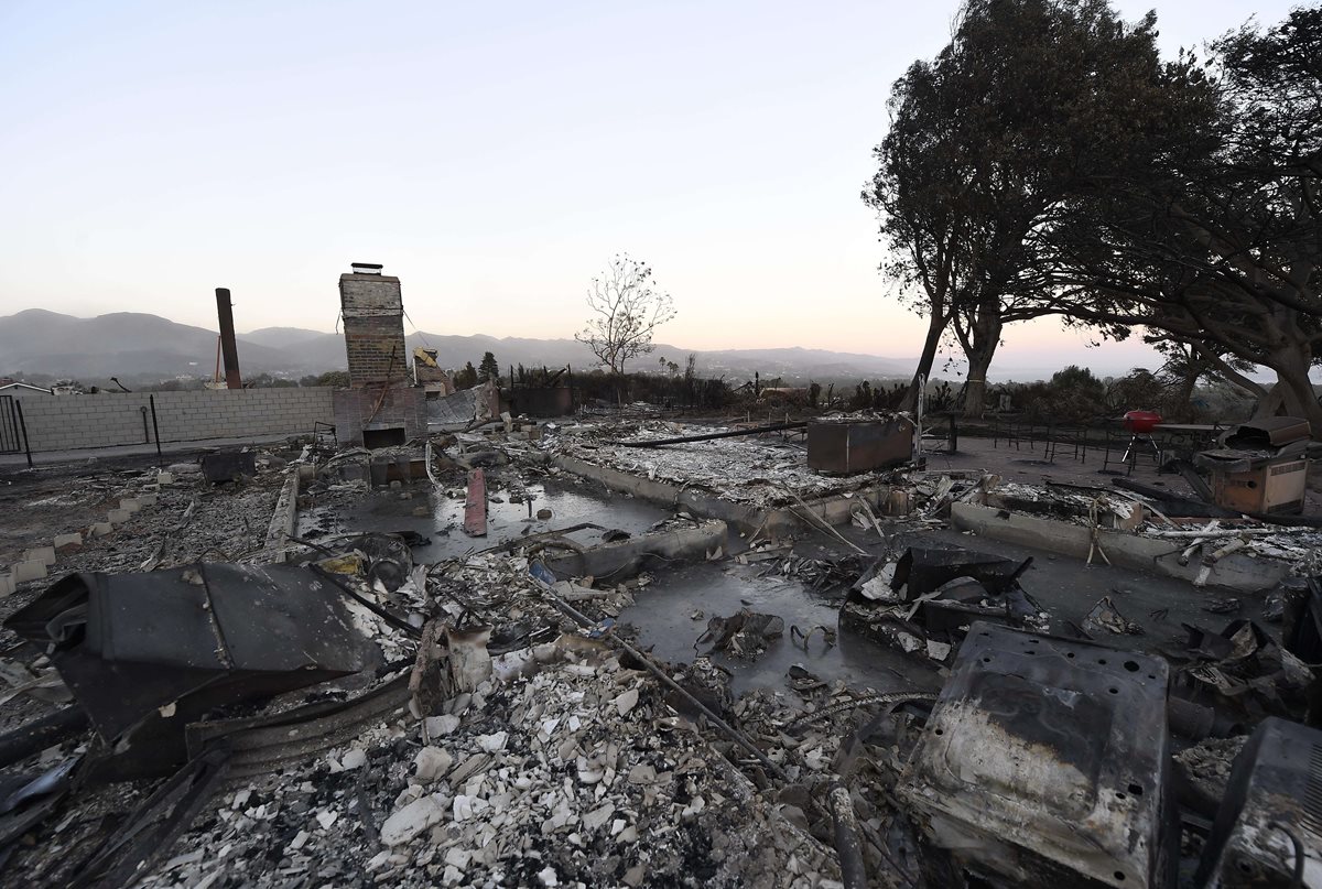 En Malibú, California, los incendios causaron devastación. (Foto Prensa Libre: AFP)
