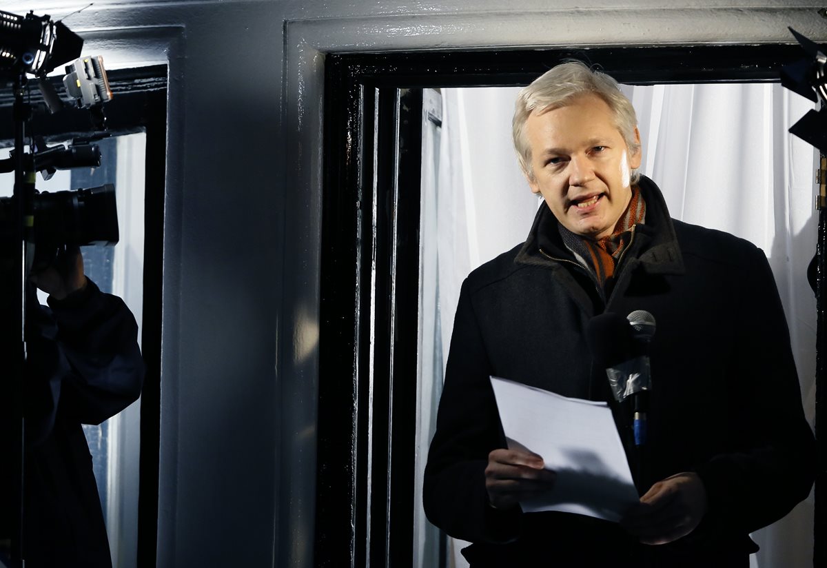 El gobierno británico rechazó la petición de Ecuador de un “salvoconducto especial” para que el creador de WikiLeaks, Julian Assange. (Foto Prensa Libre: AP).