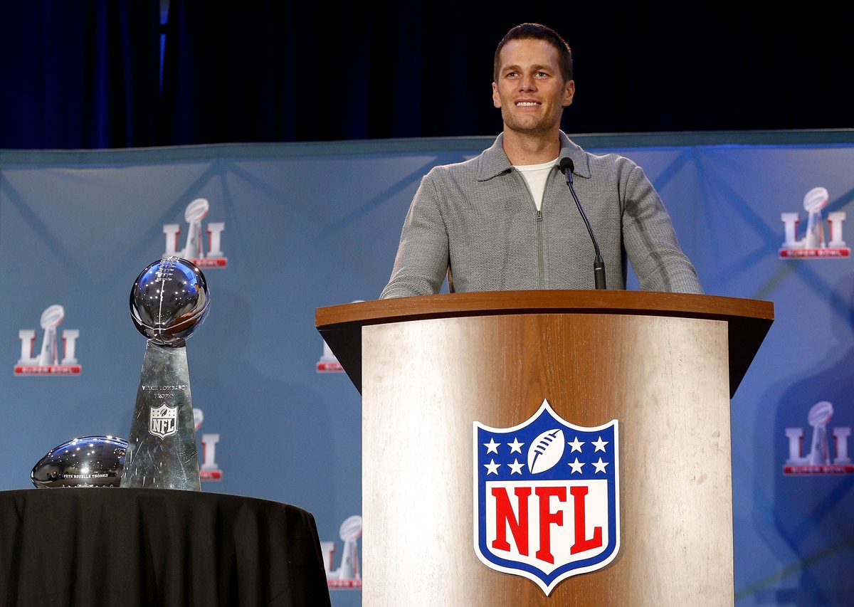 Tom Brady fue el héroe de los Patriots en el Super Bowl que ganaron el fin de semana a los Falcons. (Foto Prensa Libre: AFP)