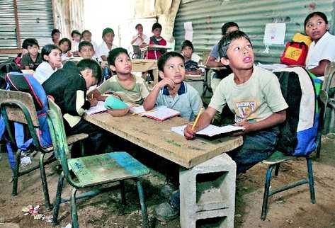 Los logros en cobertura educativa  son contrastados por exministros de Educación con la poca calidad y escasos recursos en las aulas durante los últimos cuatro años.