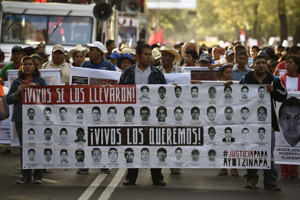 La desaparición de los 43 jóvenes ha involucrado a funcionarios de Iguala. (Foto Prensa Libre: AFP)