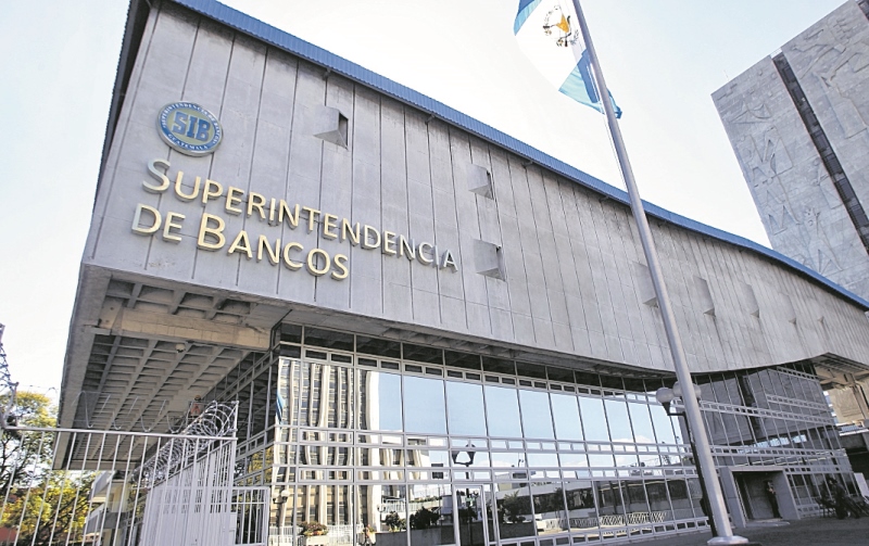 Edificio de la Superintendencia de Bancos ubicado en la zona 1 capitalina. (Foto Prensa Libre: Álvaro Interiano).