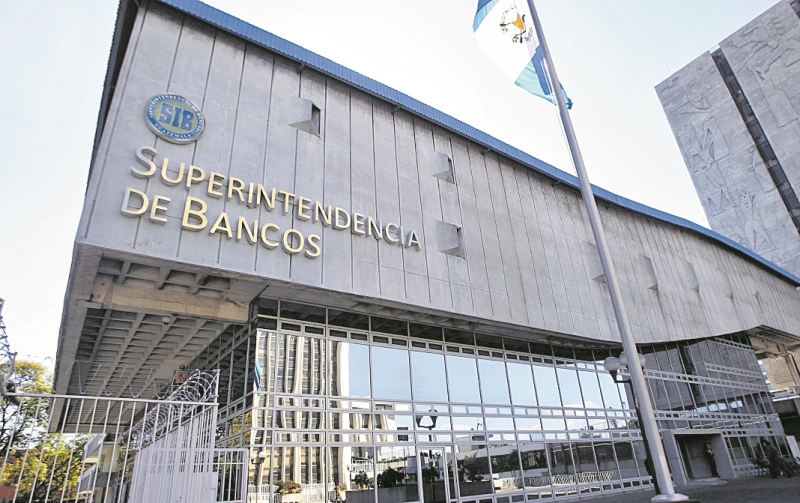 Edificio de la Superintendencia de Bancos ubicado en la zona 1 capitalina. (Foto Prensa Libre: Hemeroteca PL).
