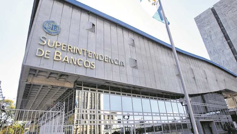 Edificio de la Superintendencia de Bancos ubicado en la zona 1 capitalina. (Foto Prensa Libre: Hemeroteca PL).