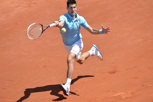 El serbio logra su segunda final en Roland Garros. (Foto Prensa Libre: AFP)