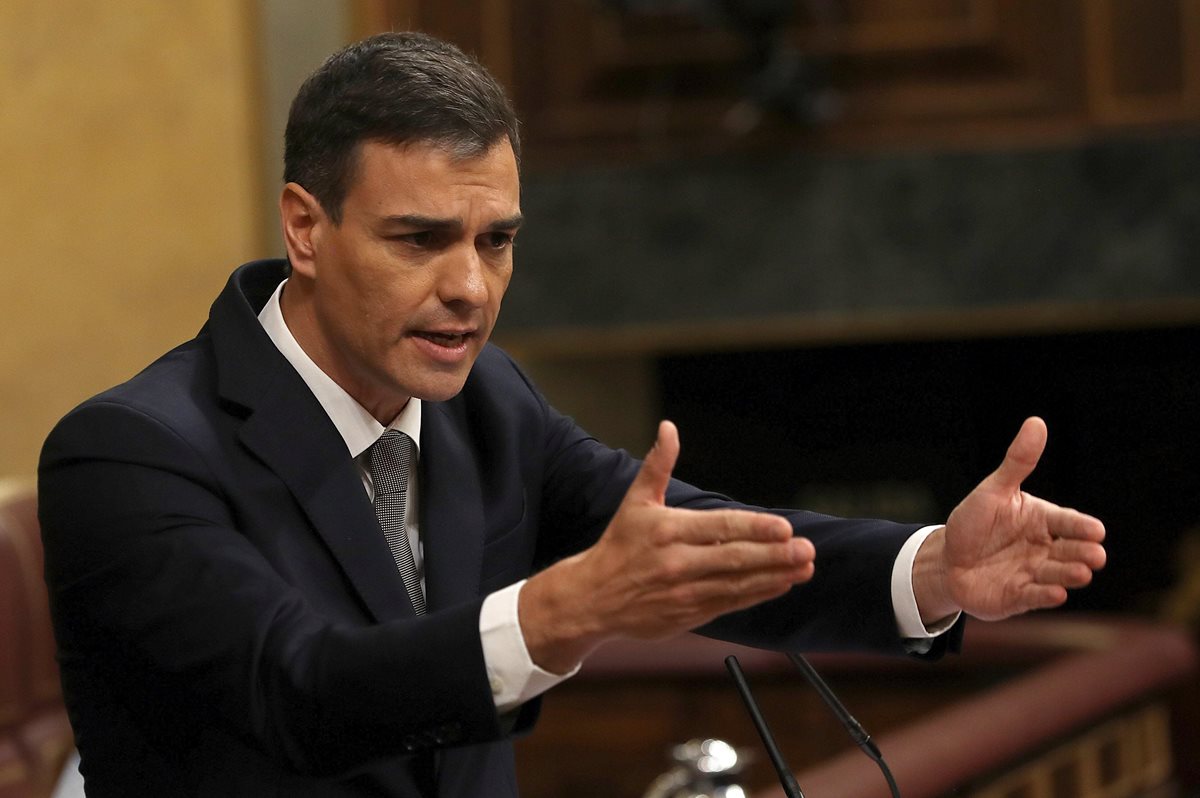 Pedro Sánchez da su discurso en defensa de la moción de censura en la que es candidato a la Presidencia del Gobierno.(Foto Prensa Libre:EFE).