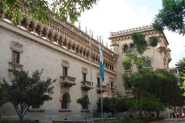 El edificio de la Policía Nacional será uno de los sitios que se apreciarán. (Foto Prensa Libre: Aníbal Chajón)