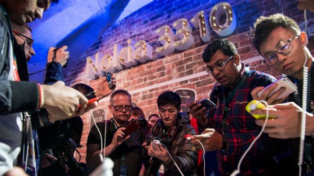 El nuevo 3310 no tiene Whatsapp, pero sí Facebook Messenger. (JOSEP LAGO/GETTY)