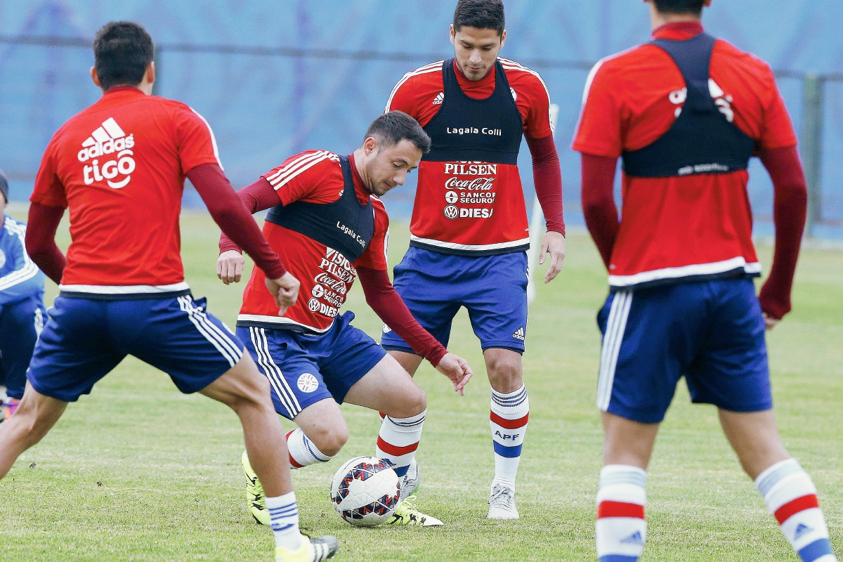 Paraguay se prepara intensamente para medirse a los brasileños. (Foto Prensa Libre: AFP)