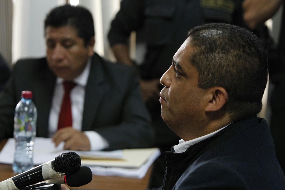 Juan Carlos Monzón declara en el Juzgado de Extinción de Dominio por un helicóptero que Roxaba Baldetti regaló a Otto Pérez Molina (Foto Prensa Libre: Paulo Raquec)