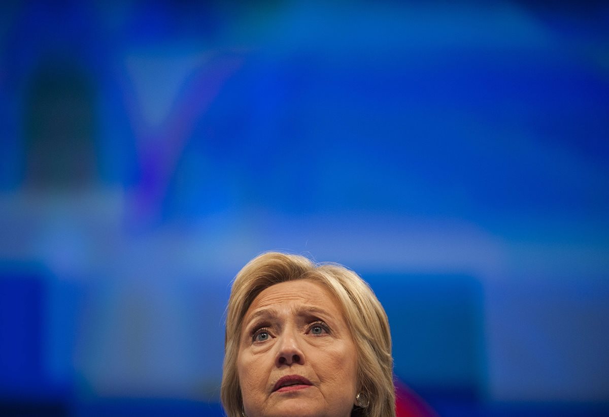 El uso del correo electrónico sigue siendo una sombra en la campaña de Clinton hacia la presidencia de EE. UU. (Foto Prensa Libre: AFP).