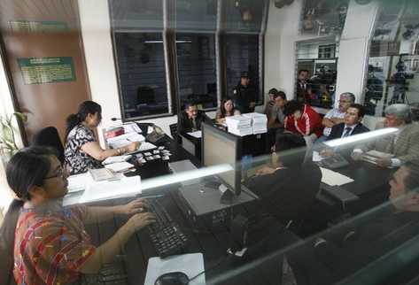 Detenidos compadecen ante el Juzgado Noveno de Primera Instancia Penal. (Foto Prensa Libre: Óscar Rivas)