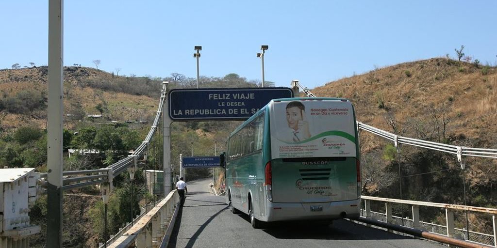 La frontera Valla Nuevo es una de las más transitadas durante agosto por turistas salvadoreños que viajan a Guatemala. (Foto Prensa Libre: Hemeroteca PL)
