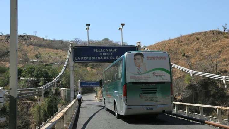 La frontera Valla Nuevo es una de las más transitadas durante agosto por turistas salvadoreños que viajan a Guatemala. (Foto Prensa Libre: Hemeroteca PL)