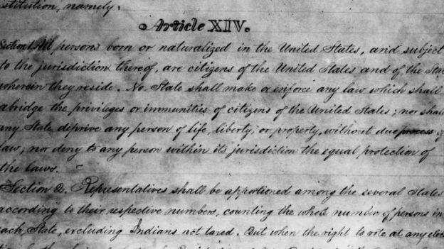 La enmienda 14 de la Constitución estadounidense fue ratificada en 1868. HULTON ARCHIVE/GETTY IMAGES