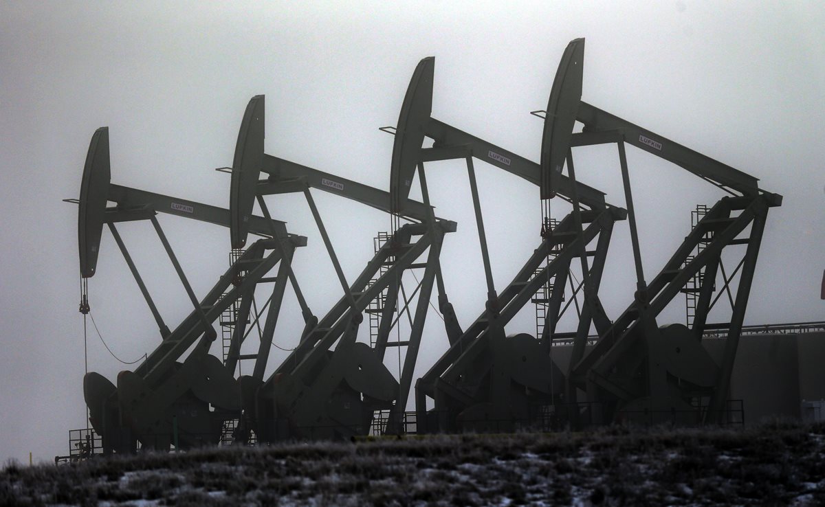 Petróleo registró un alza de 4% durante la jornada de este miércoles. (Foto Prensa Libre: AP)