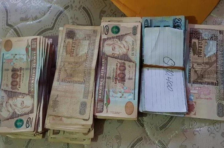 En 2018 la PNC incautó más de Q175 mil 800 en billetes producto de las extorsiones. (Foto Prensa Libre: PNC)