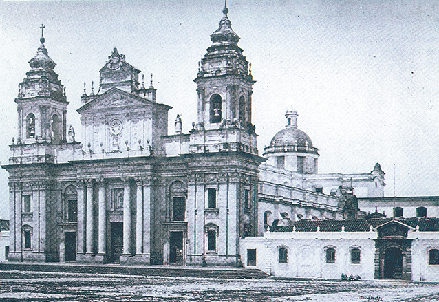 Catedral Metropolitana antes de 1917 aparece con su cúpula original. (Foto: Hemeroteca PL)