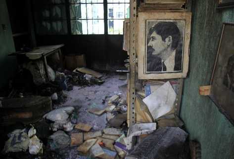 El retrato  del poeta Carlos Zipfel y García es mudo testigo del siniestro.