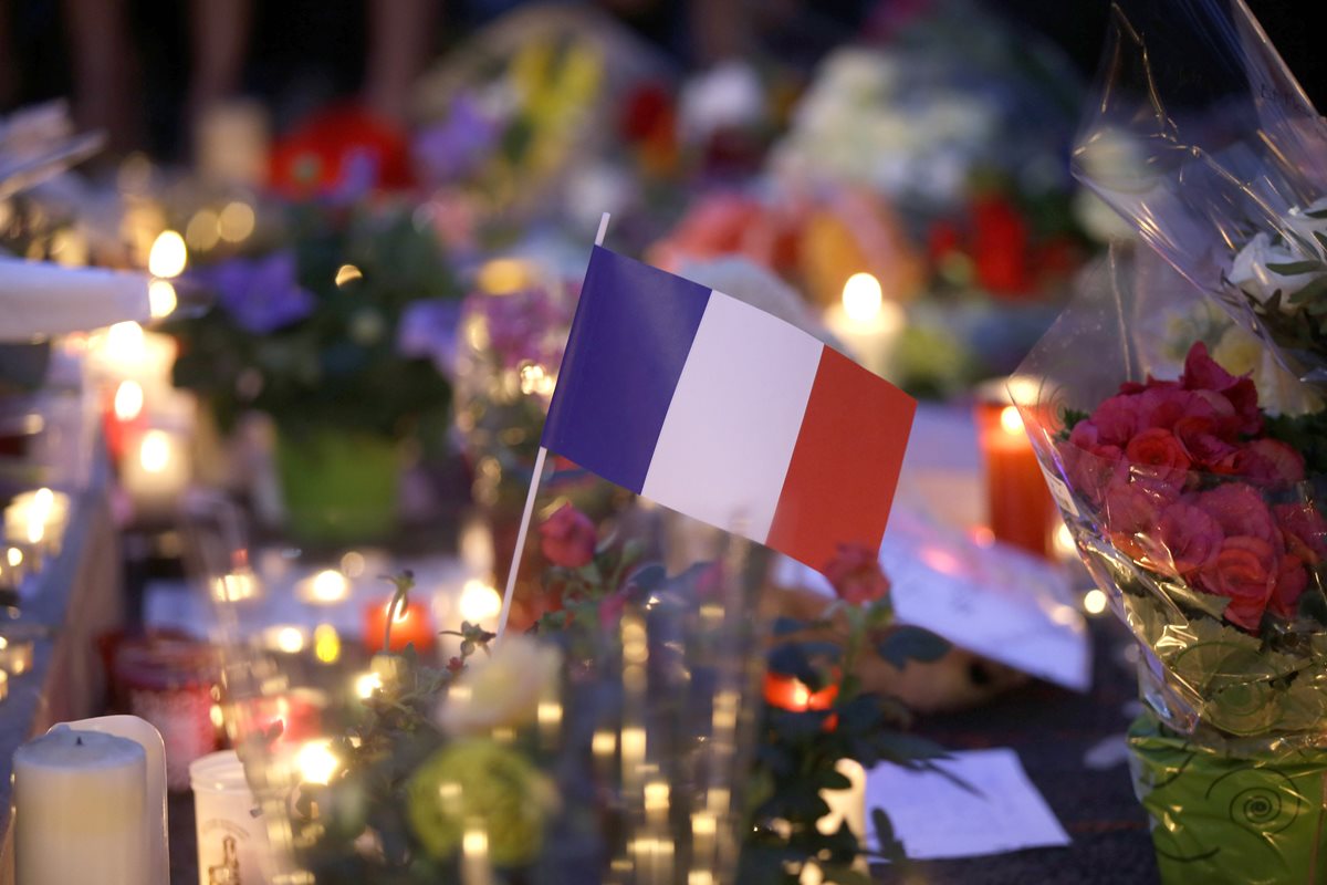 El atentado en Niza dejó 84 personas fallecidas y decenas más de heridos. (Foto Prensa Libre: AFP).