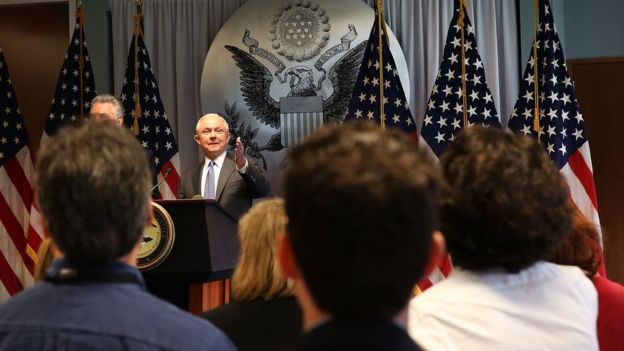 La ola de asesinatos provocó una inédita visita del fiscal general estadounidense a Central Islip.(Getty Images).