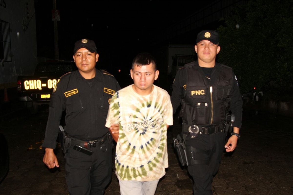 Orlando García Abzún, de 20 años, es capturado en Esquipulas, Chiquimula, sindicado de violación contra una menor. (Foto Prensa Libre: PNC)
