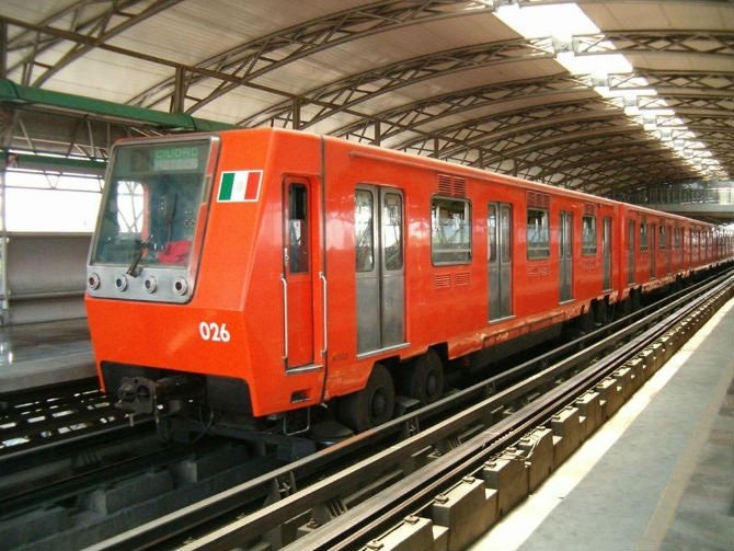 Se propone un sistema de trenes urbanos ubicado en la ciudad y su área metropolitana, para la movilidad de pasajeros, a través de vías subterráneas. (Foto Prensa Libre: Hemeroteca)