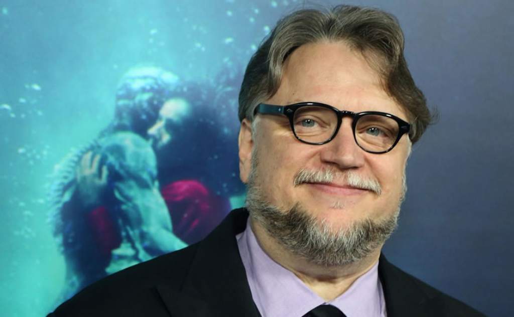 Guillermo del Toro se ha ganado el reconocimiento de los críticos de cine por su trabajo como director. El cineasta tiene un programa de becas para ayudar a que más jóvenes puedan desenvolverse en esta área. (Foto Prensa Libre: AFP).