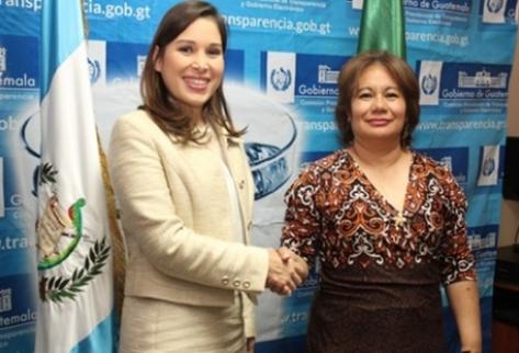 Funcionarios de México y Guatemala suscribieron un acuerdo de transparencia entre ambos países. (Foto Prensa Libre: AGN)