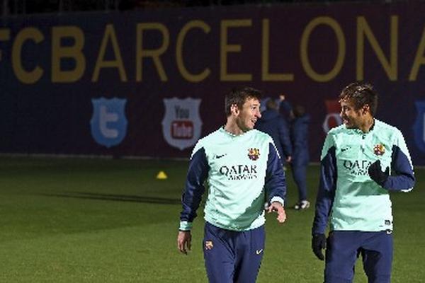 Lionel Messi ha vuelto a los entrenamientos con el Barcelona. (Foto Prensa Libre: EFE)