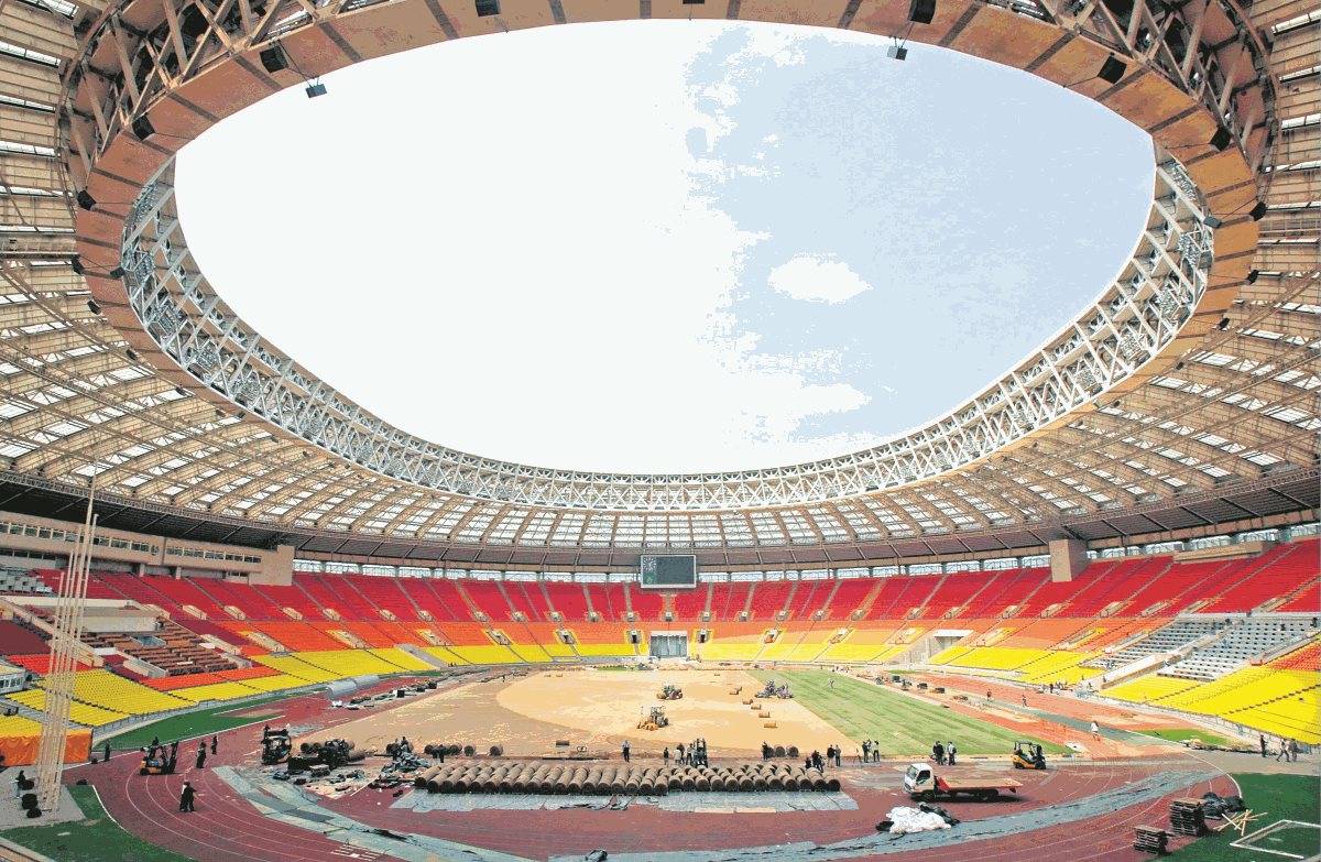 Remodelaciones en el antiguo Estadio Olímpico de Moscú hoy estadio Luzhniki, sede principal del Mundial de Futbol 2018. (Foto: EFE)