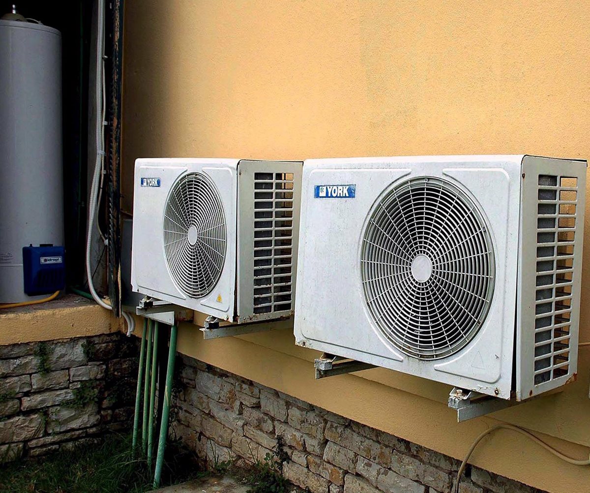 Gases usados en equipos de aire acondicionado son altamente nocivos para el clima. (Foto Prensa Libre: AFP)