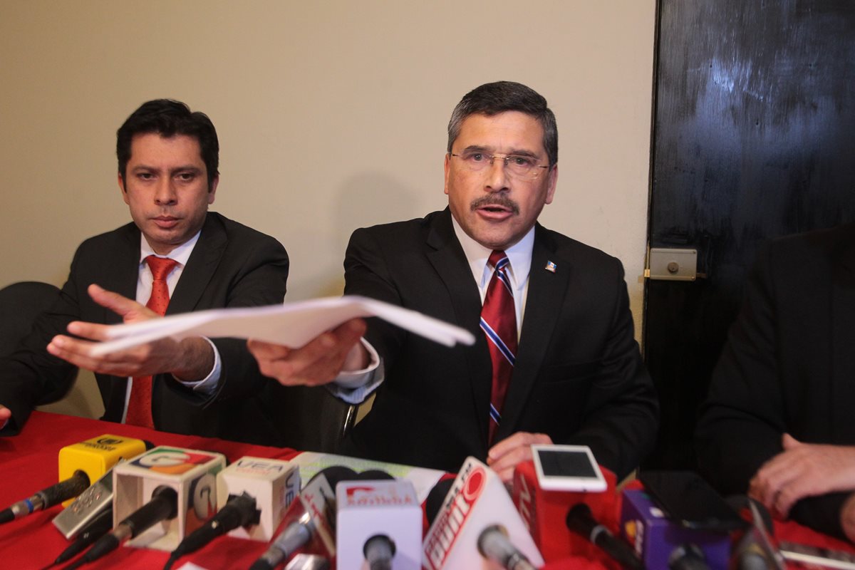 El Ministerio Público analizaba pedir la captura del ex vicepresidenciable del partido Líder. (Foto Prensa Libre: Hemeroteca PL)