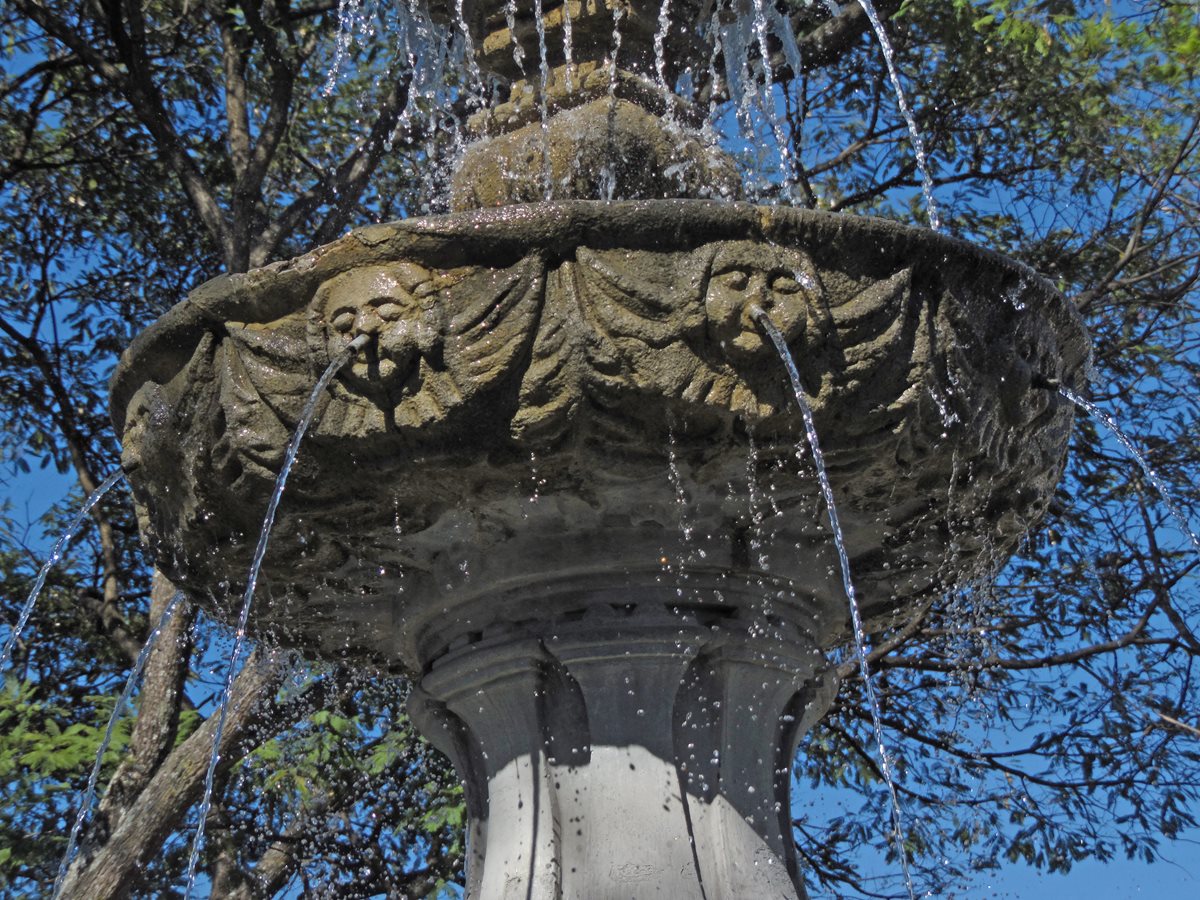 Detalle de la fuente de las Sirenas, ubicada en Antigua. (Foto: Néstor Galicia)