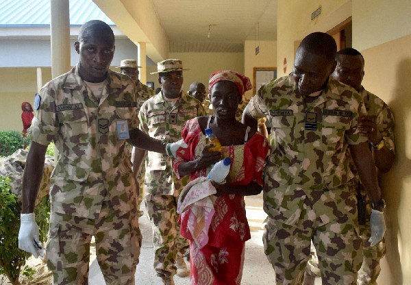 Niña rescatada en Nigeria no era de la escuela de Chibok
