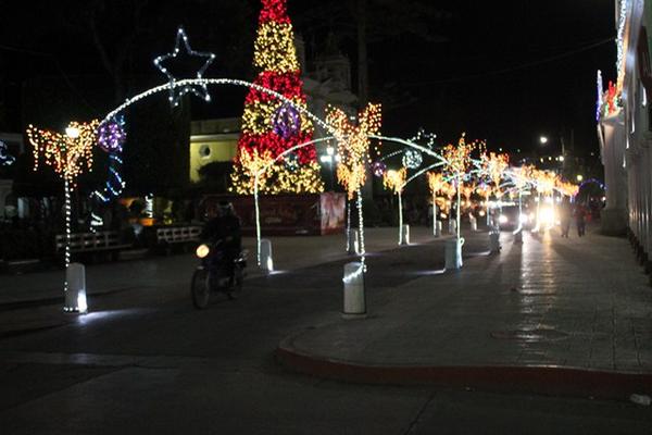 Decoración en el Centro Histórico de Huehuetenango. (Foto Prensa Libre: Mike Castillo).