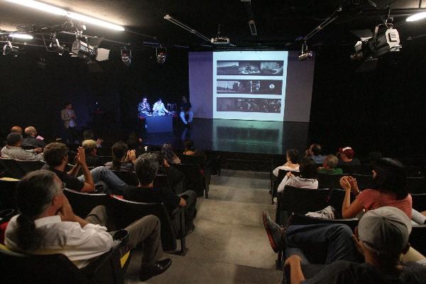 Presentación de libro sobre arte, en el Centro Cultural de España en Guatemala. (Foto Prensa Libre: Billy Quijada)