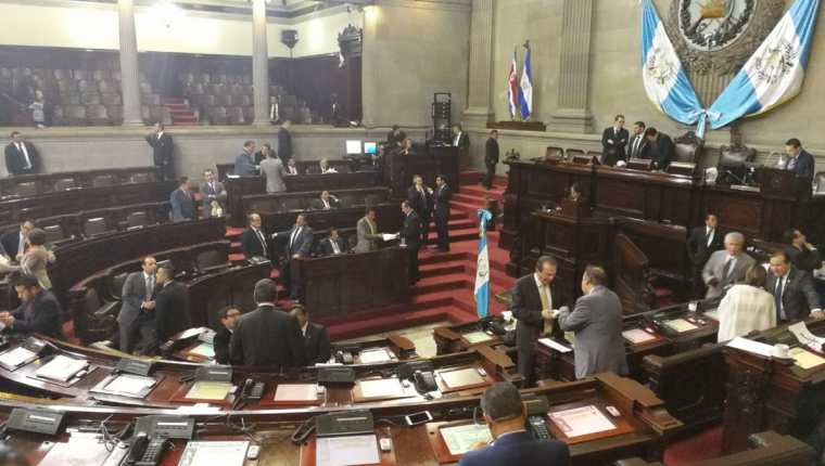 Sesión plenaria en el Congreso este martes. (Foto Prensa Libre: Esbin García).