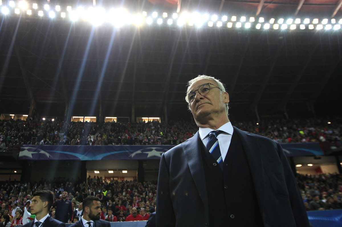 El entrenador italiano Claudio Ranieri fue destituido la semana pasada. (Foto Prensa Libre: AP)