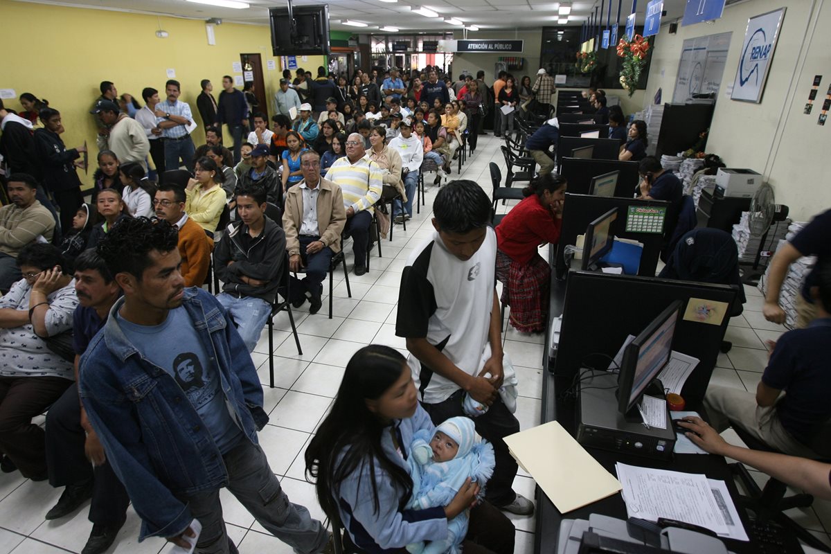Los hombres que quieran reconocer a un hijo en el Renap pueden hacerlo a partir de este martes. (Foto Prensa Libre: Hemeroteca PL)