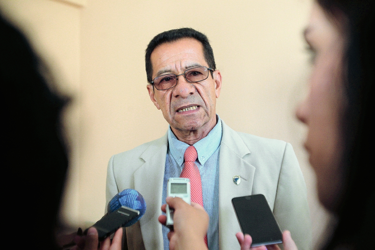 El representantes de la APG Benedicto Girón, informó que CICIG acetó efectuar investigaciones. (Foto Prensa Libre: Álvaro Interiano)