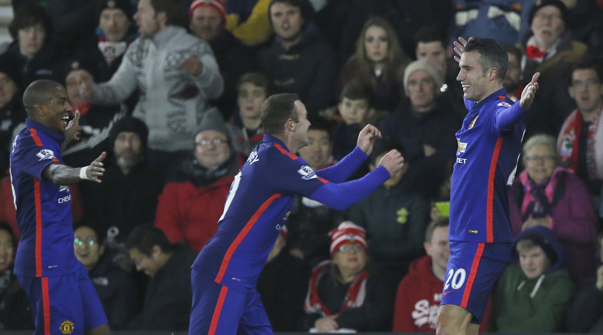 Robin Van Persie señaló hace tiempo que su nivel futbolístico y de vida mejoró desde que tuvo mejor salud dental. (Foto Prensa Libre: AFP)