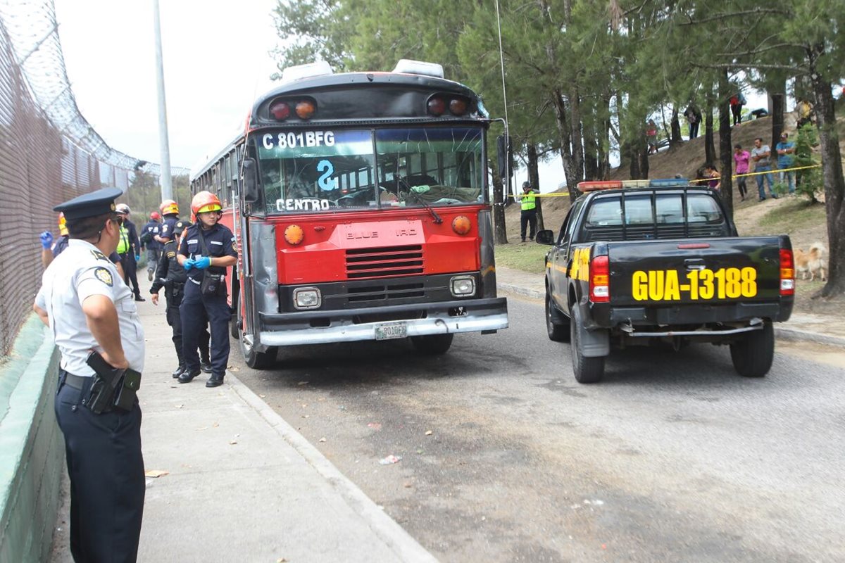 En el extremo de buses en la zona 16 es donde se produjo el ataque armado. (Foto Prensa Libre: Álvaro Interiano)