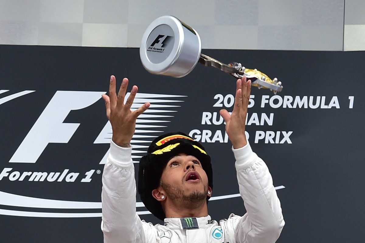 Hamilton está muy cerca de una nueva corona en la F1. (Foto Prensa Libre: AFP)