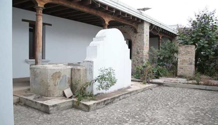 Así es la casa de Alejandro Sinibaldi ubicada en la Antigua Guatemala, que pasará a la Senabed. (Foto Prensa Libre: Hemeroteca)