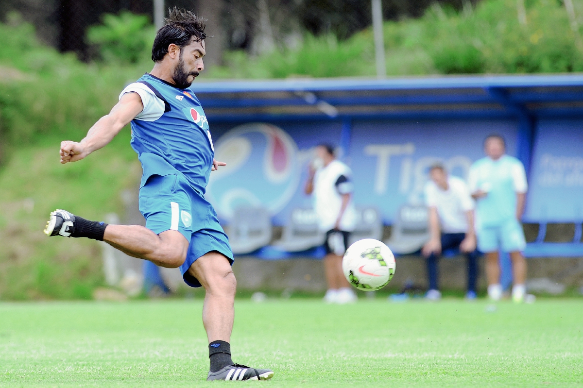Carlos Ruiz se encuentra preparado para aportar a la Selección Nacional. (Foto Prensa Libre Francisco Sánchez)