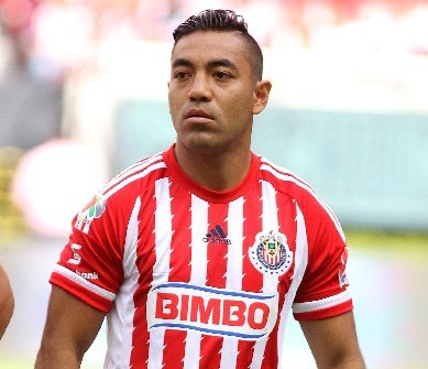 El jugador Marco Fabián dejará de vestir los colores de las Chivas. (Foto Prensa Libre: EFE)