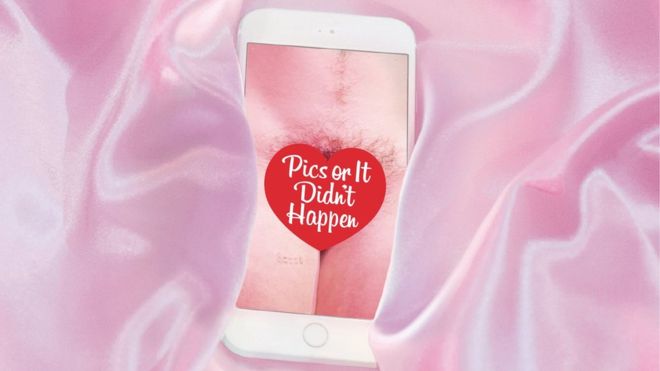 "Pics or it didnt happen" (fotos o nunca ocurrió) es el título de este libro que recoge imágenes prohibidas en la red social. ARVIDA BYSTRÖM