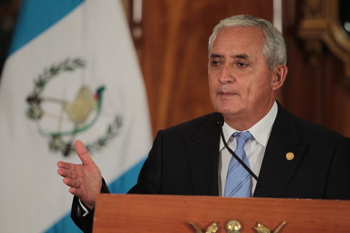 El presidente Pérez Molina envió un mensaje radial donde ofrece una comisión que evalúe el trabajo y desempeño de la SAT. (Foto Prensa Libre: Hemeroteca PL)
