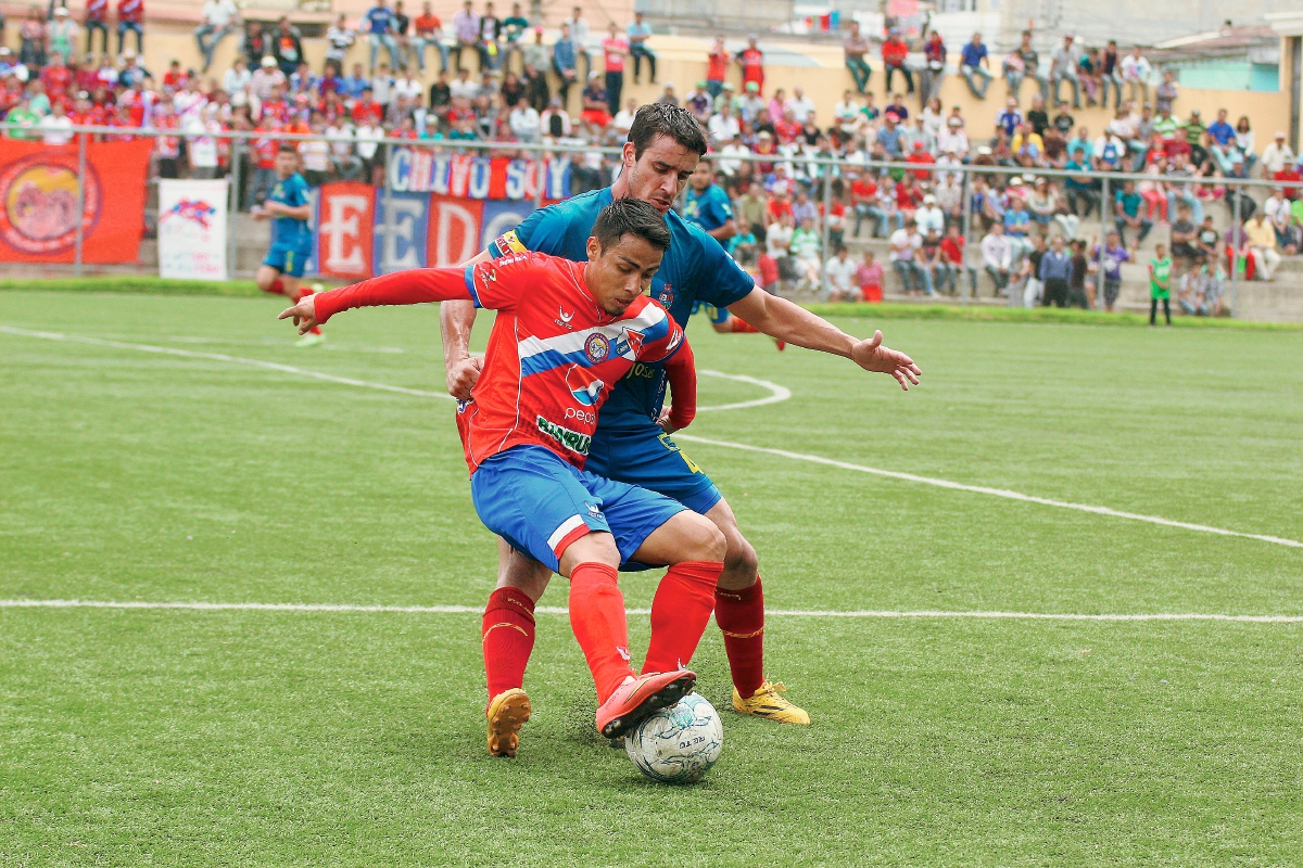 Rojos y chivos midieron fuerzas, el resultado fue un empate a un gol. (Foto Prensa Libre: Aroldo Marroquín)